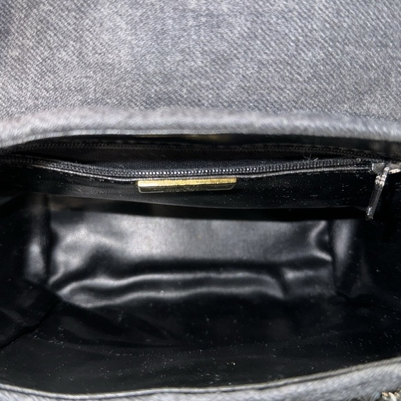 Neiman Marcus Collection Grey Quilted Crossbody Bag - Picture 4 of 5